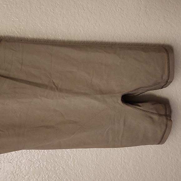 Old Navy PowerLite Lycra ADAPTIV Bodysuit 6-inch inseam - Birch Leaf - Picture 8 of 14